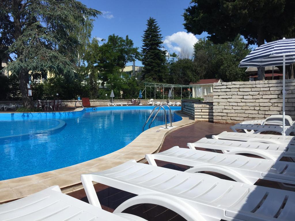 Bisser Hotel - Free Parking - Free Pool Access Balchik Exterior photo