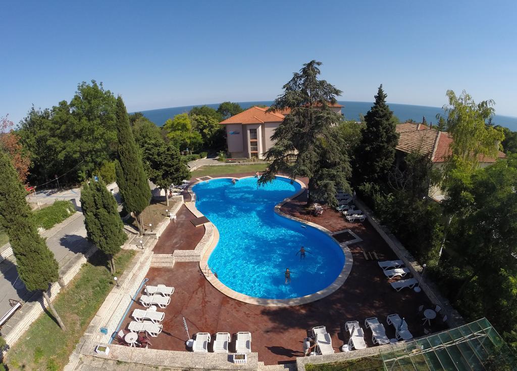 Bisser Hotel - Free Parking - Free Pool Access Balchik Exterior photo