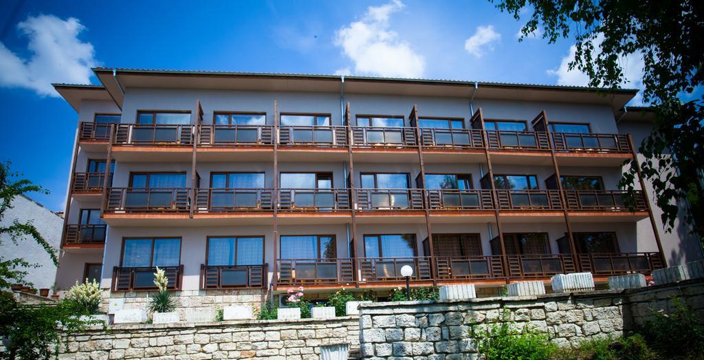 Bisser Hotel - Free Parking - Free Pool Access Balchik Exterior photo