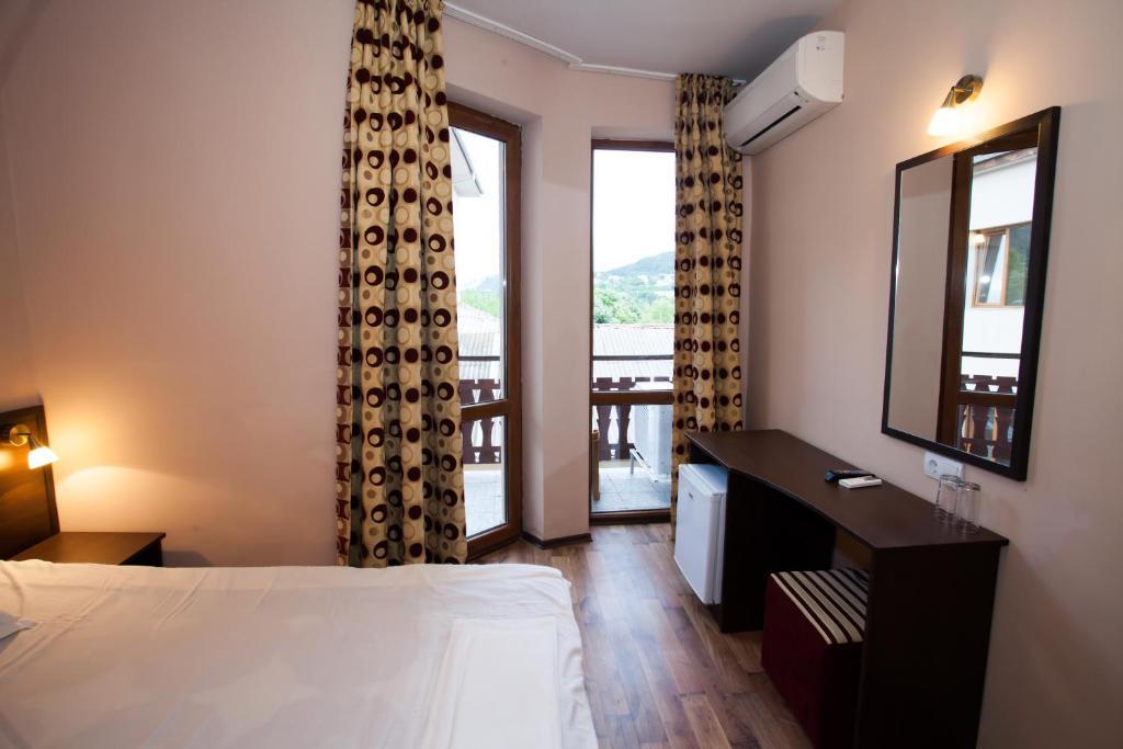 Bisser Hotel - Free Parking - Free Pool Access Balchik Room photo