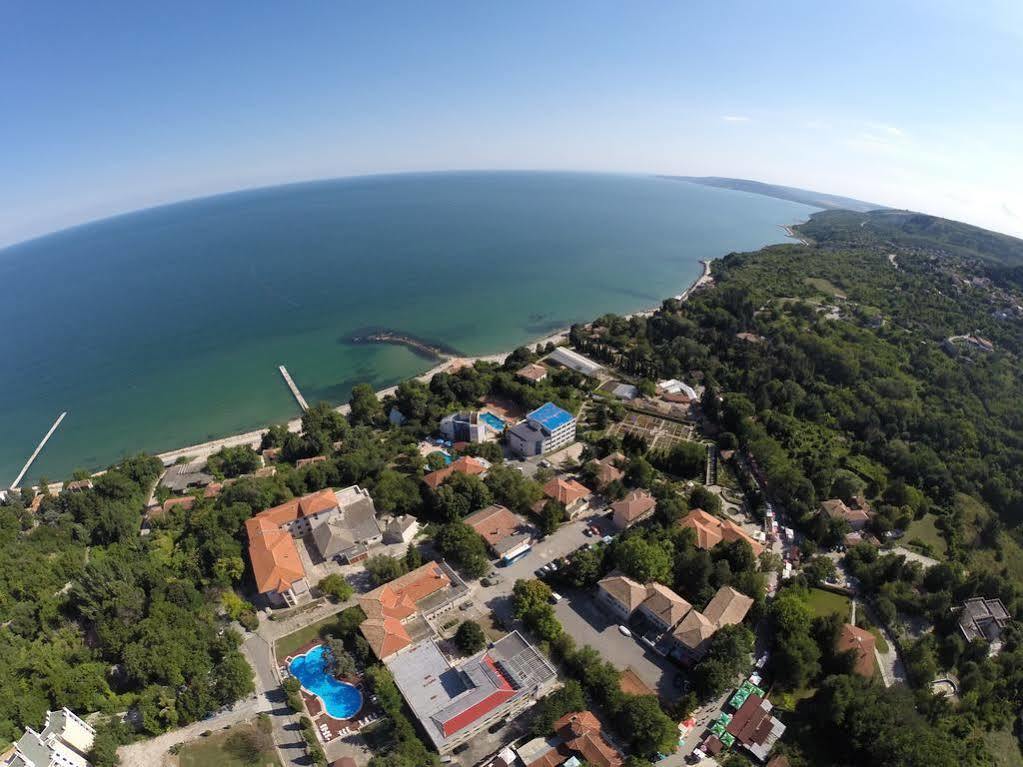 Bisser Hotel - Free Parking - Free Pool Access Balchik Exterior photo